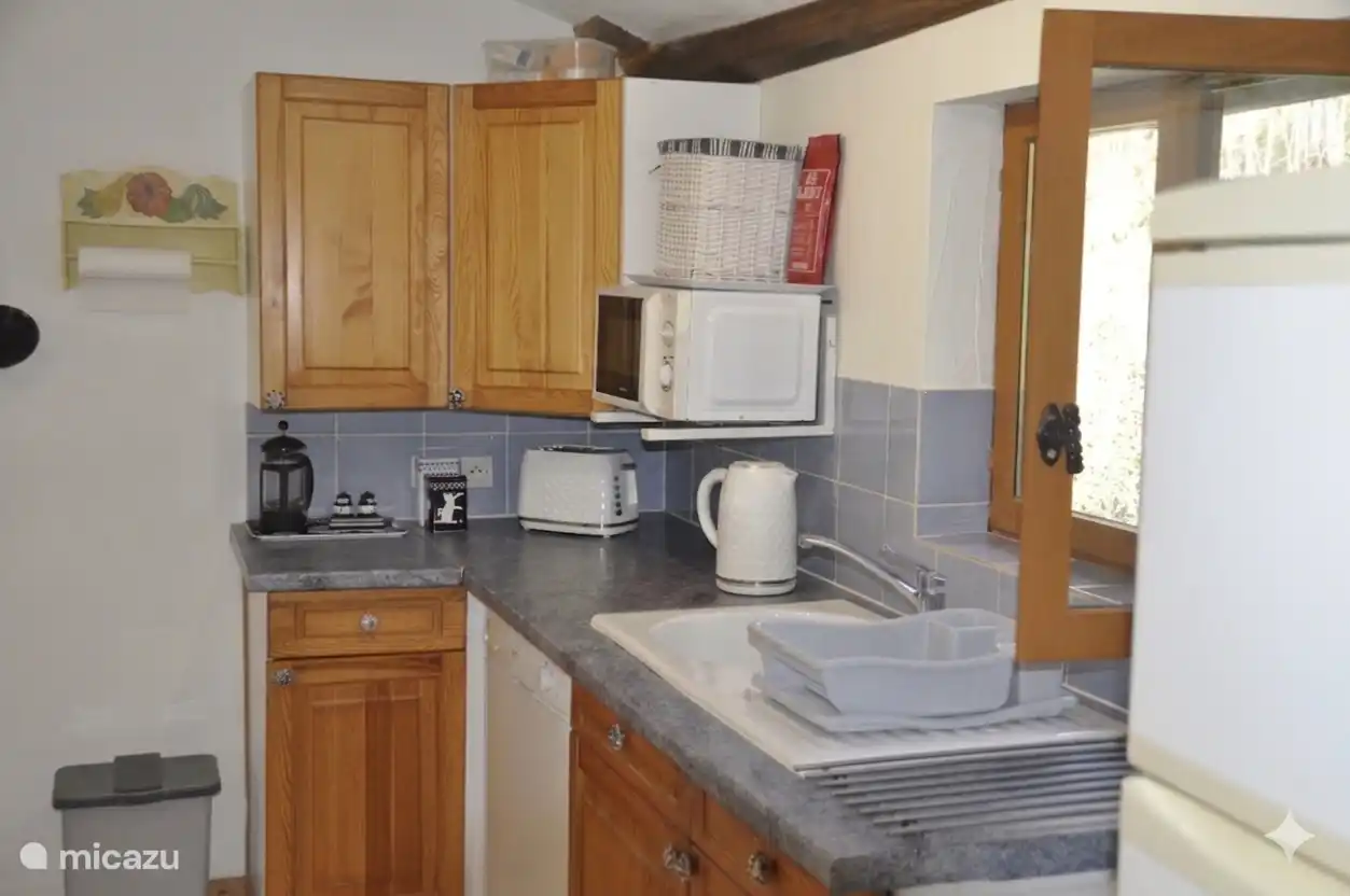 Kitchen with dishwasher