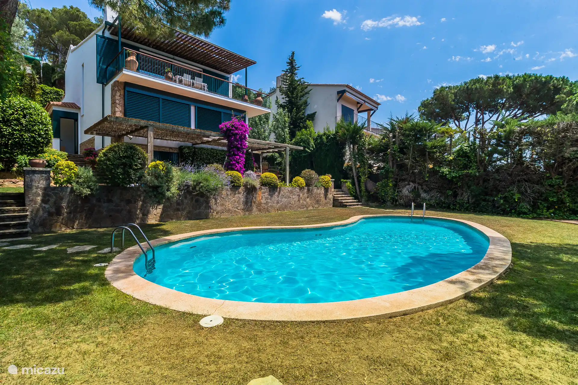 PISCINE PRIVÉE