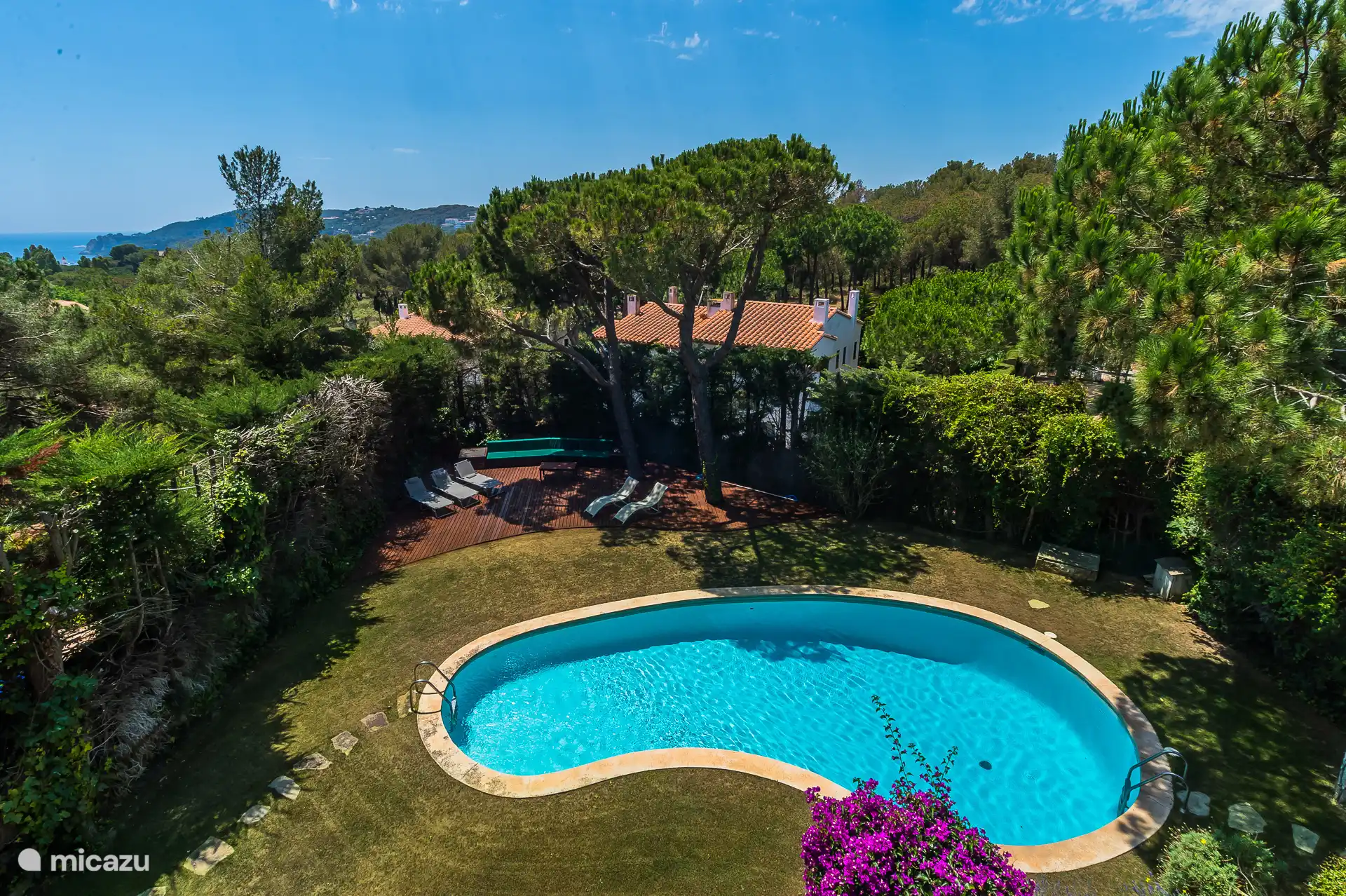 PISCINE PRIVÉE