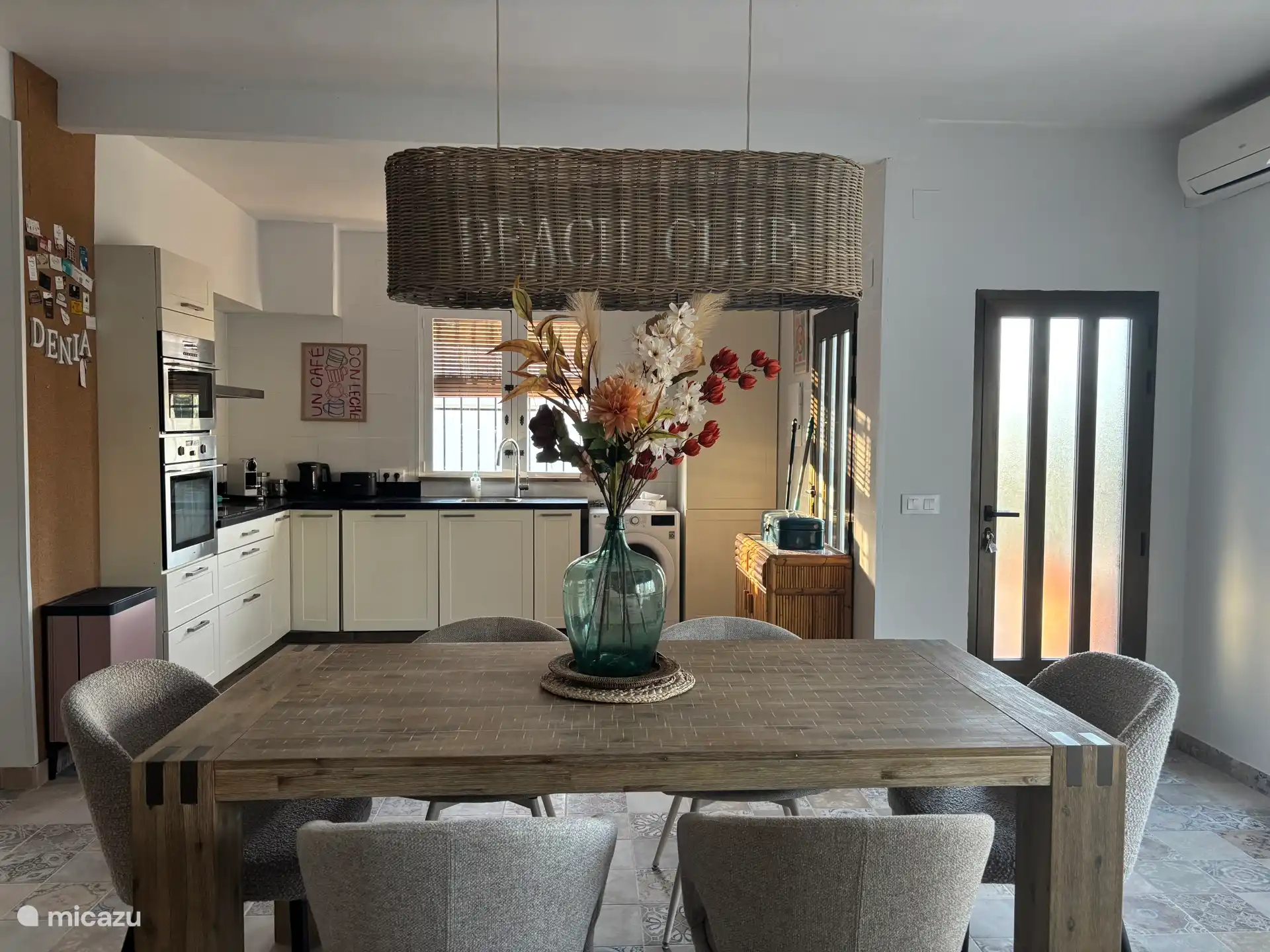 Eetkamer annex keuken