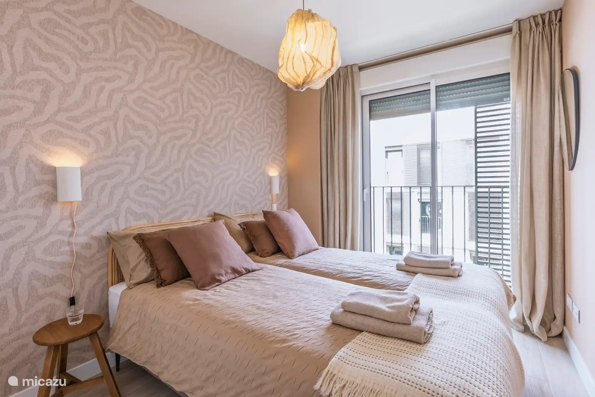 Schlafzimmer mit Doppelbett