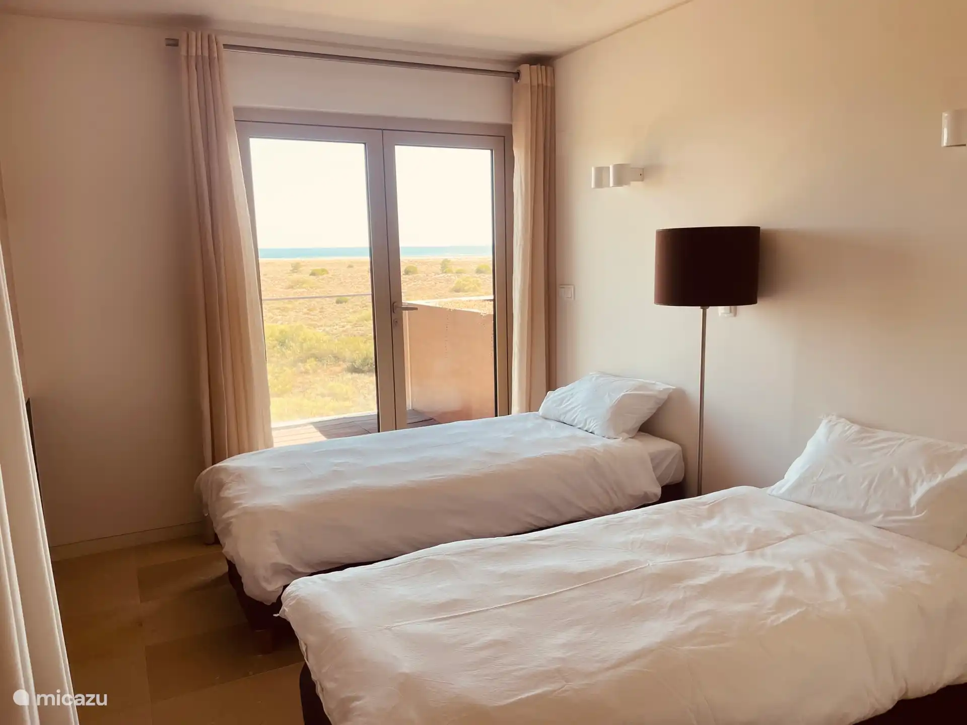 Slaapkamer 2 met zee uitzicht!