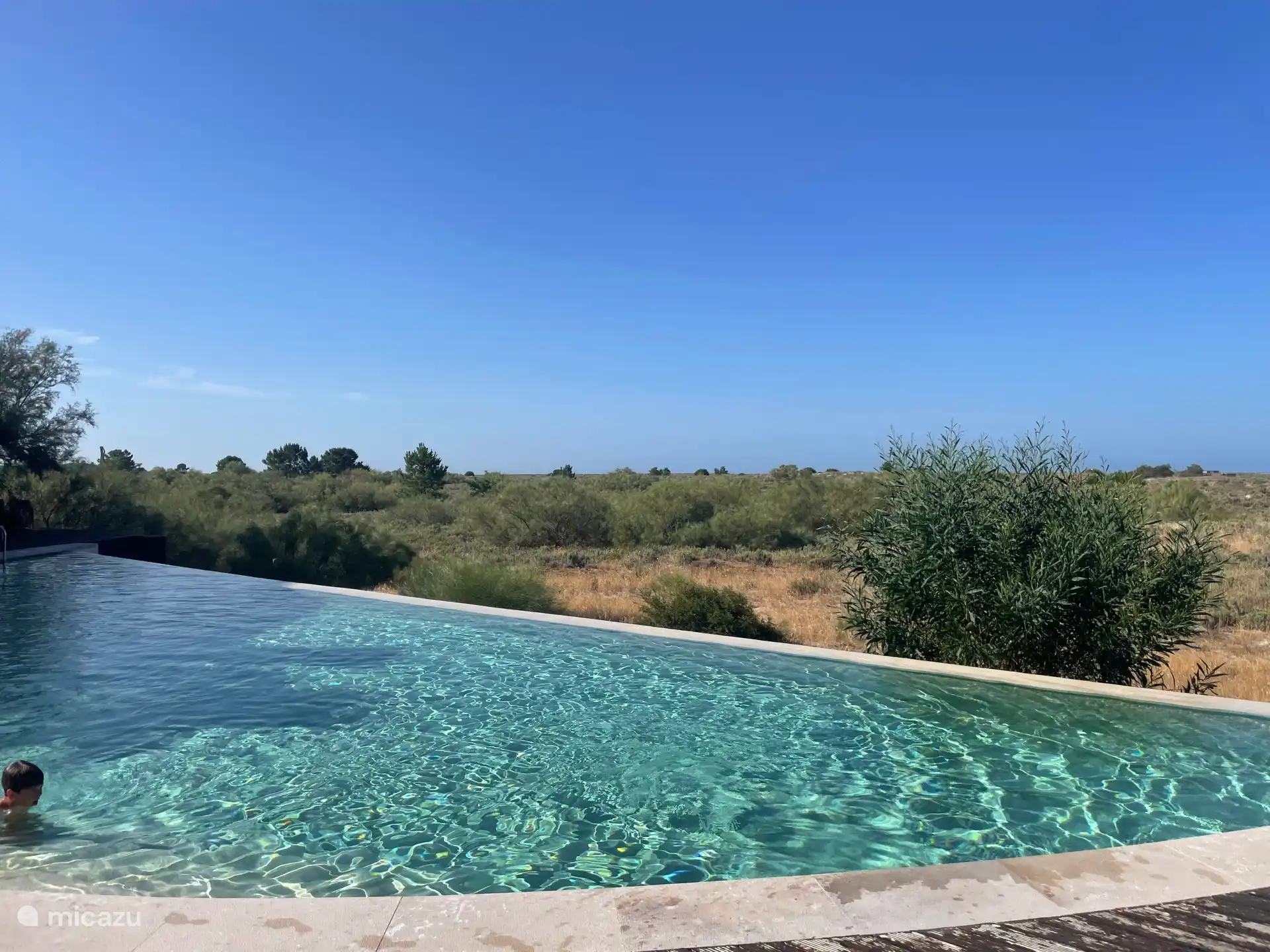 Infinity pool