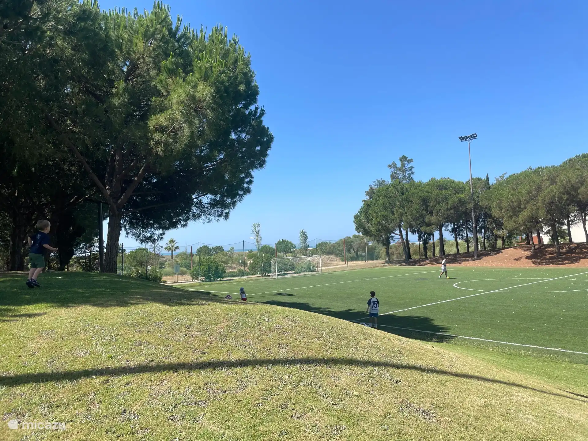 Voetbalvelden gelegen om de hoek
