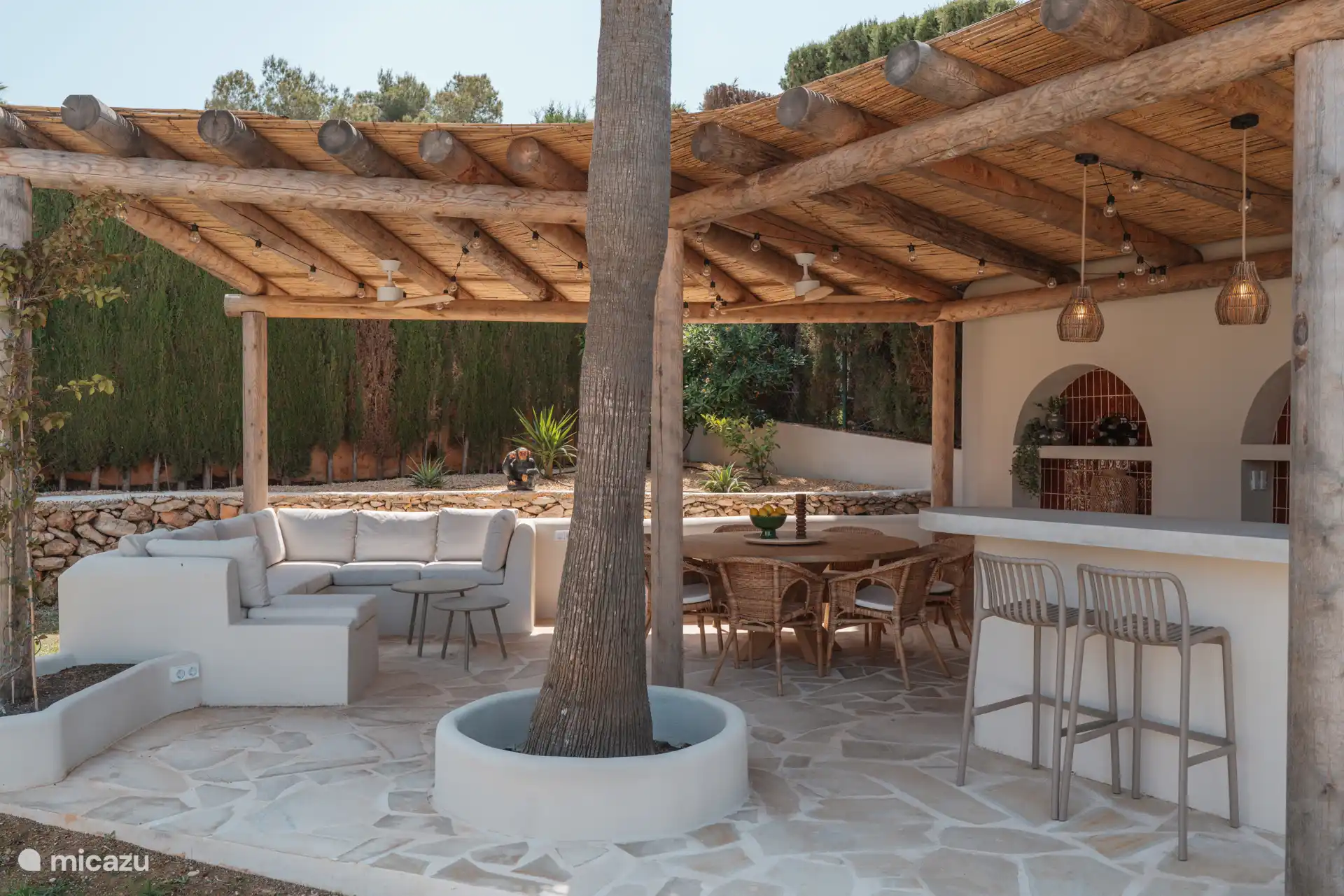 Cuisine extérieure / salon / barbecue 