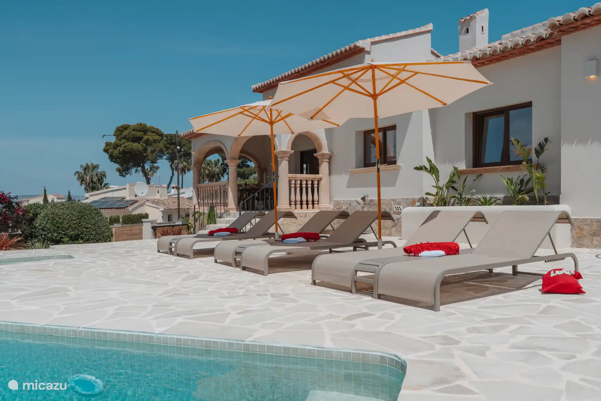 Grande terrasse ensoleillée