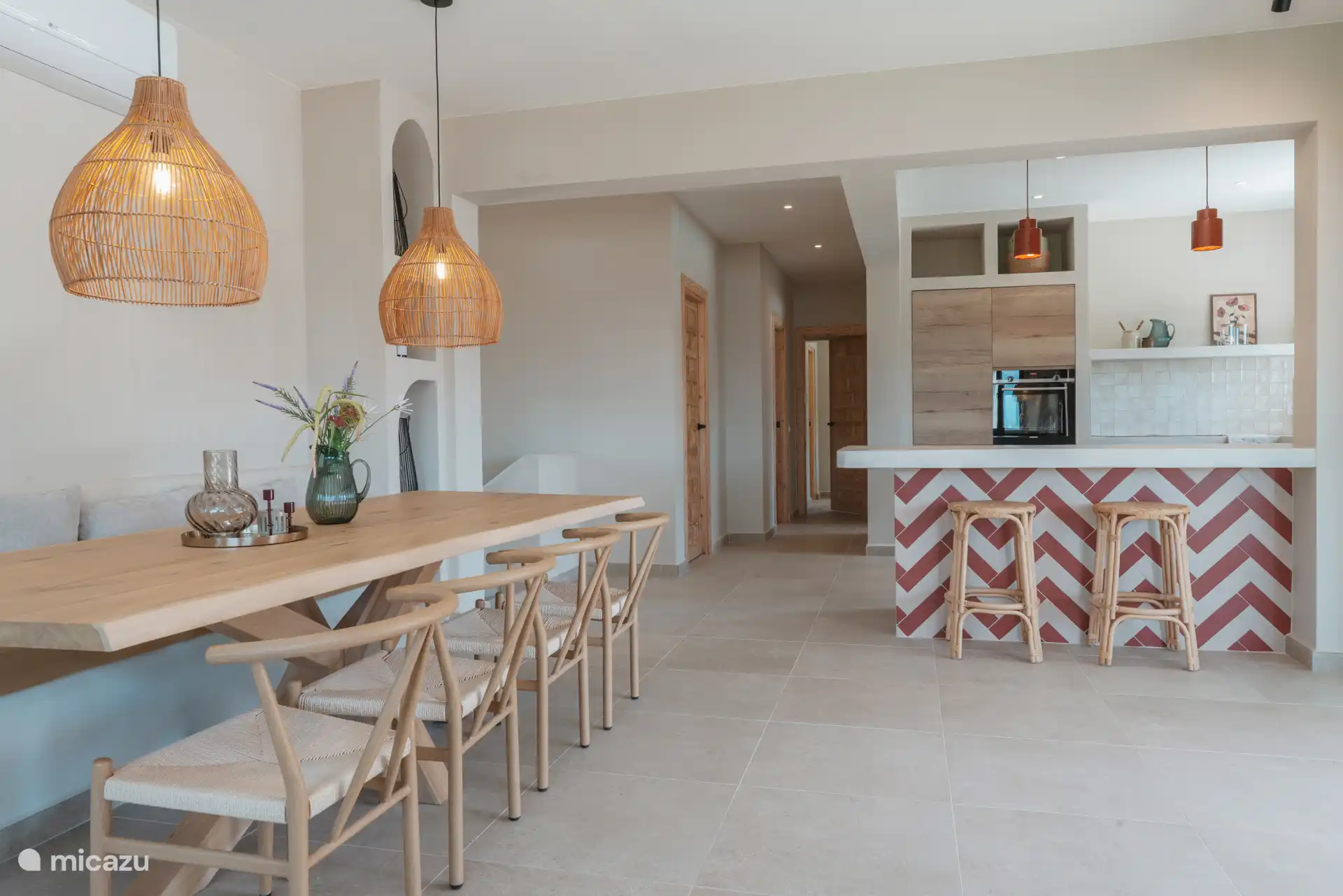 Salle à manger / Cuisine ouverte / Hall