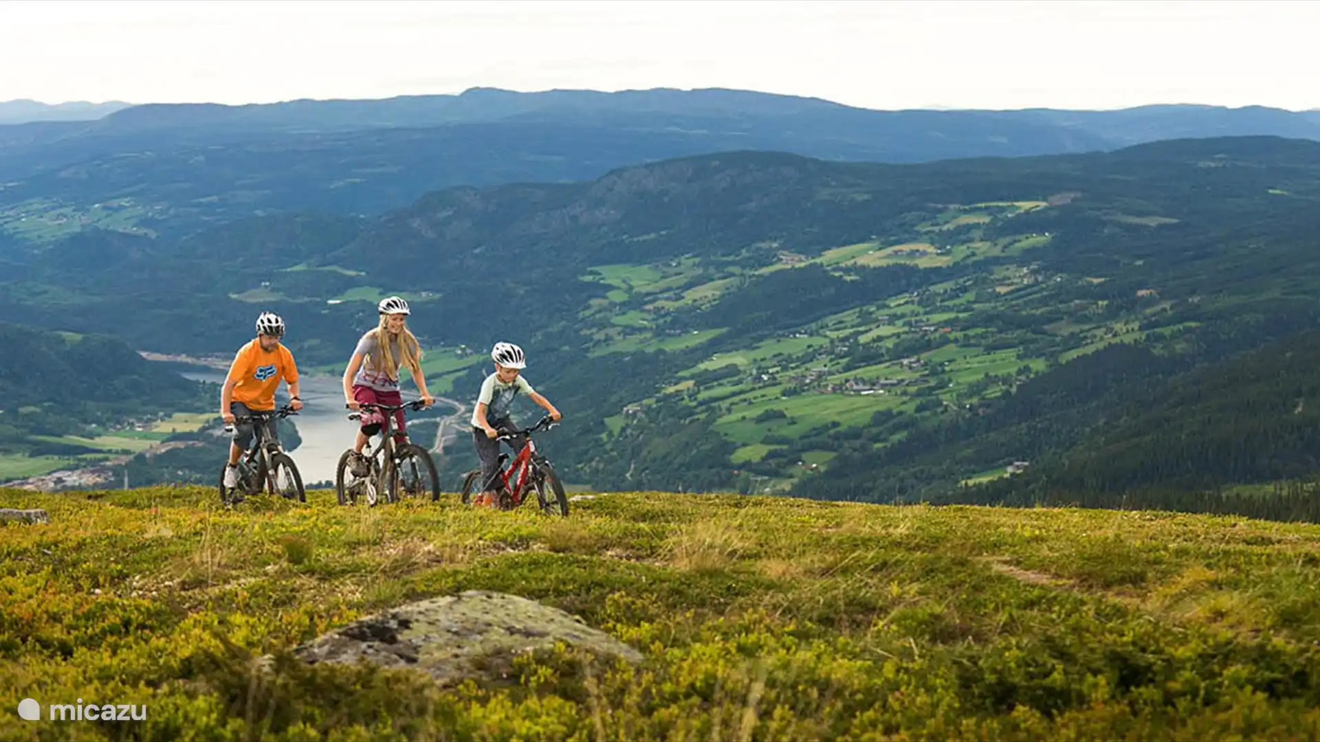 Lovely mountain bike location in the summer. Bicycles can be taken on the ski lift.