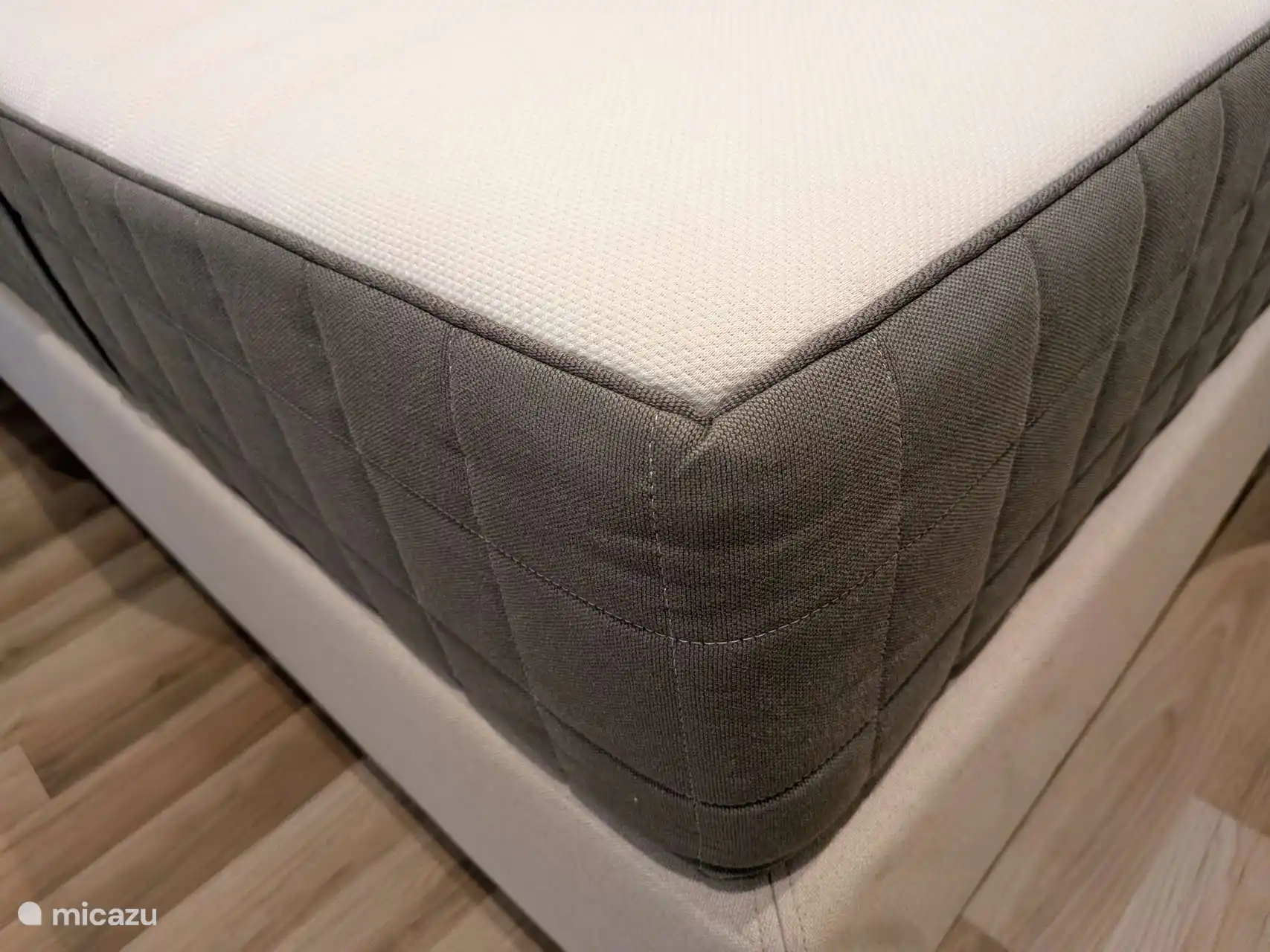 Colchones de calidad hotelera en habitación