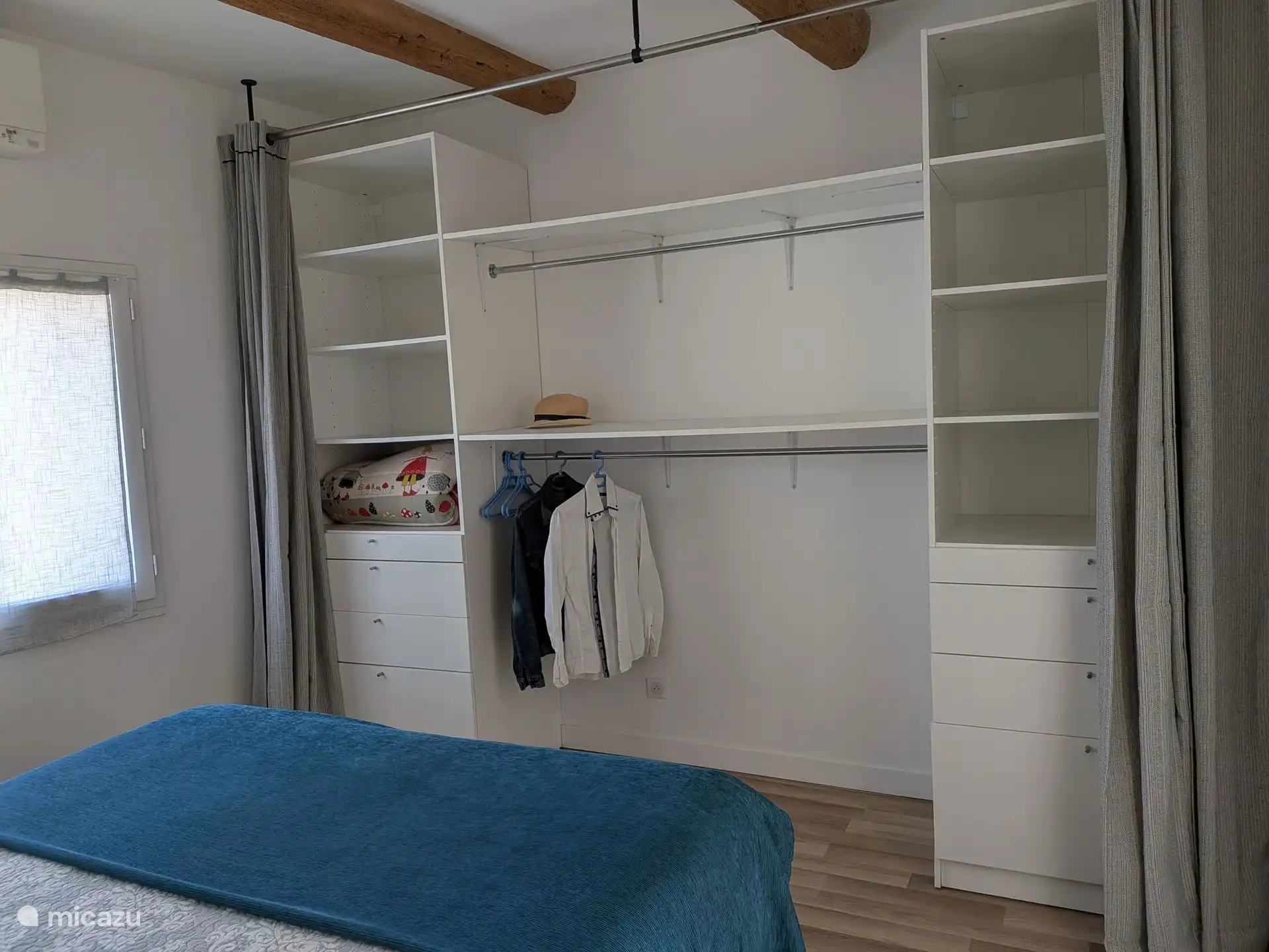 Open dressing room