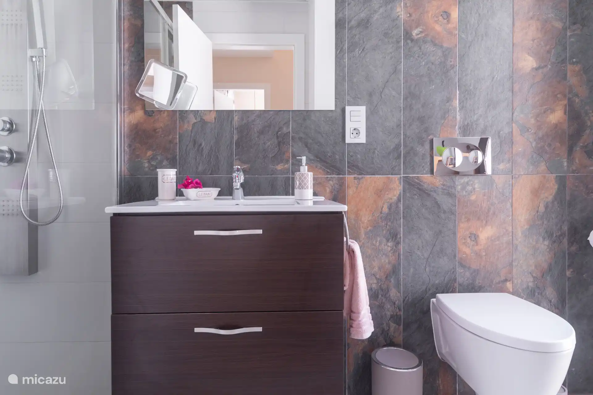 Salle de bain à l’étage