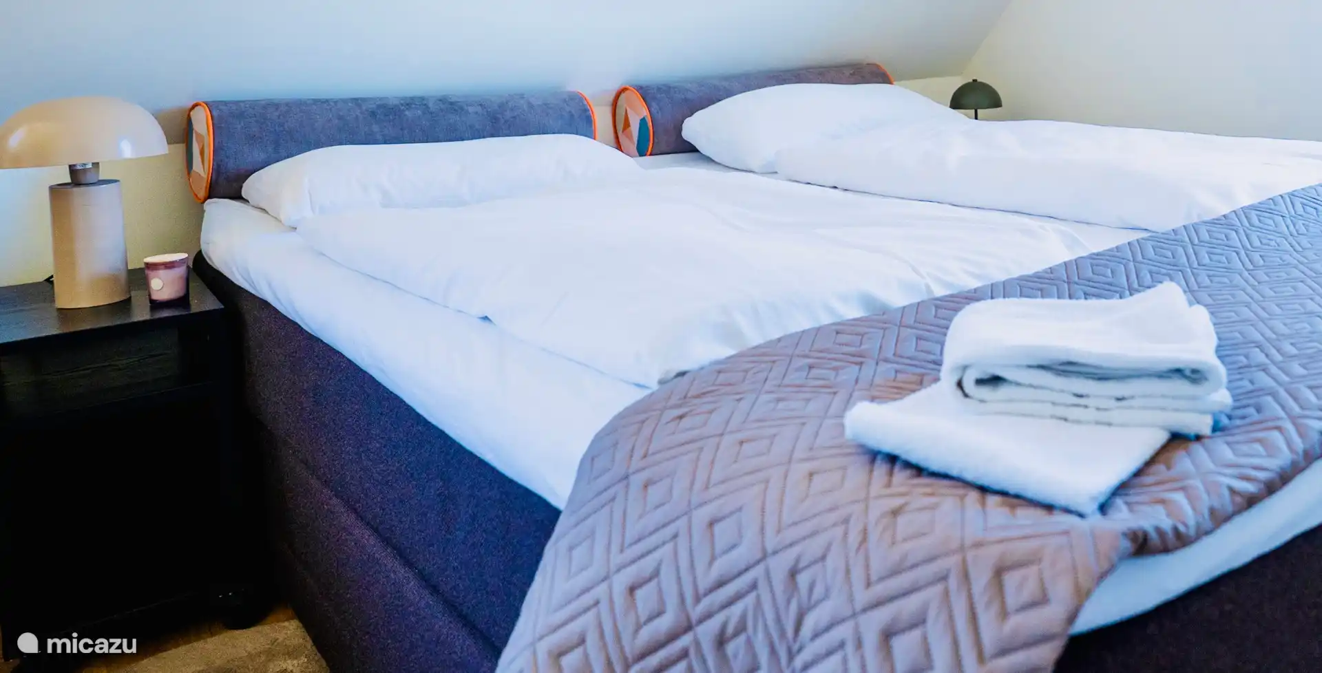 Schlafzimmer 1