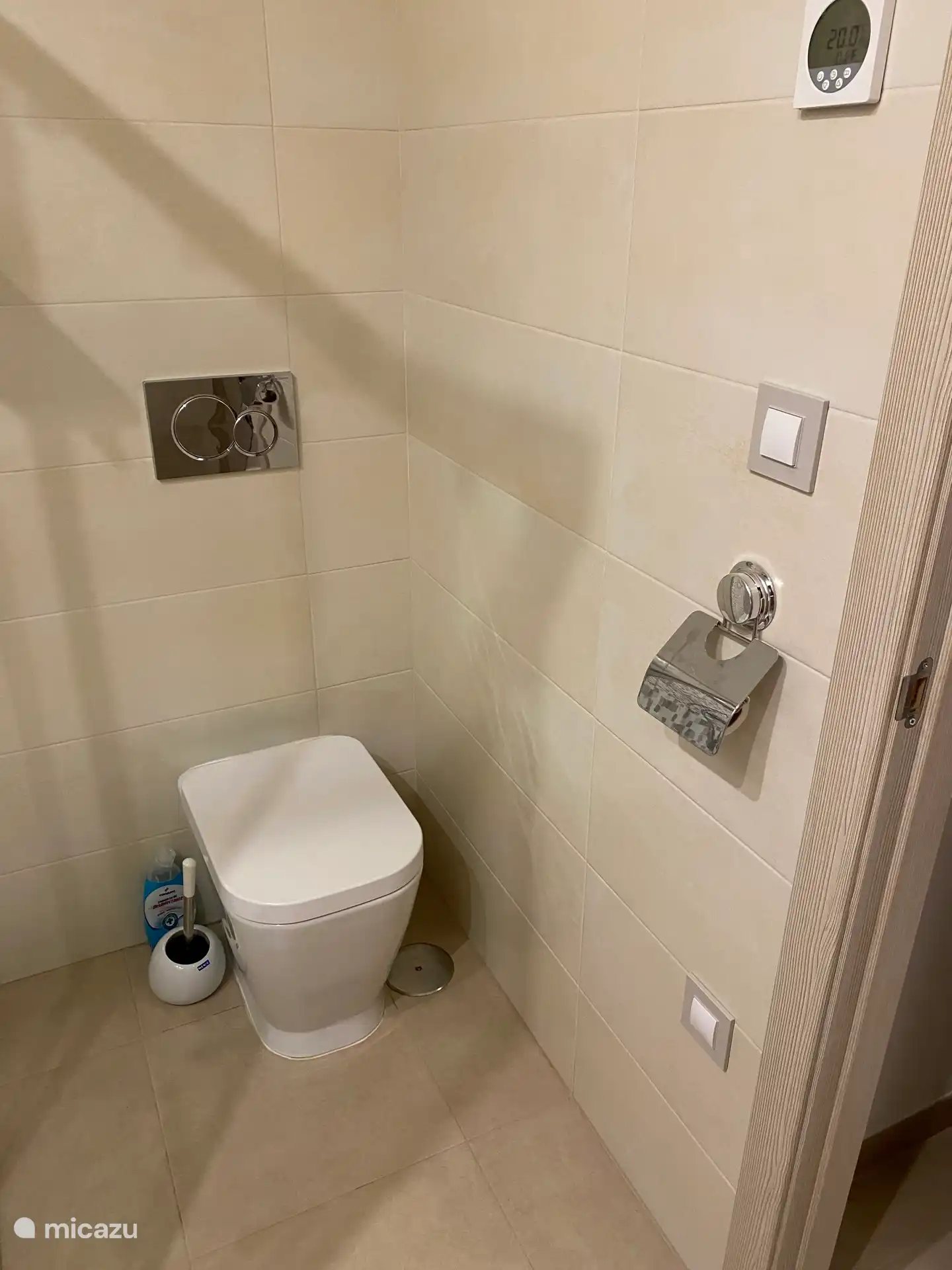 Toilet bathroom 1.