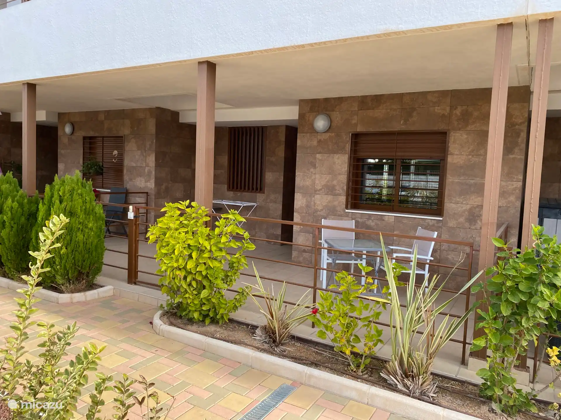 Terrace front apartment.