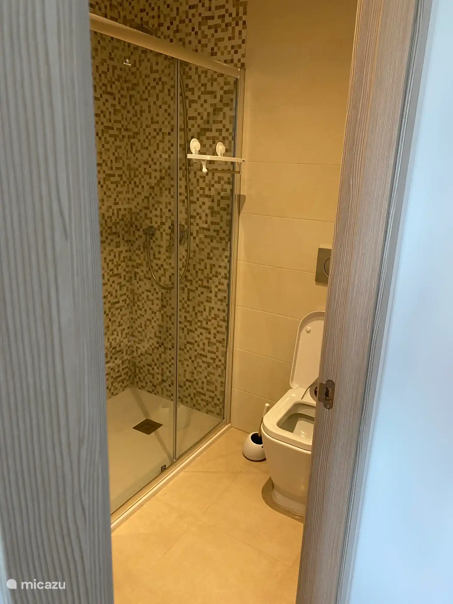 Bathroom 1.