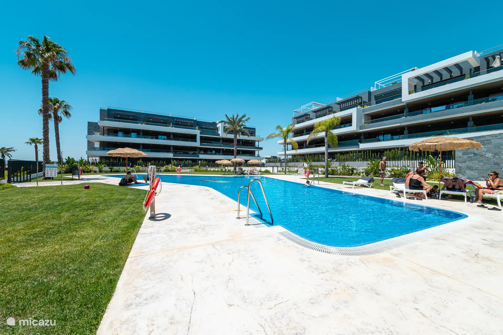1 des 3 piscines