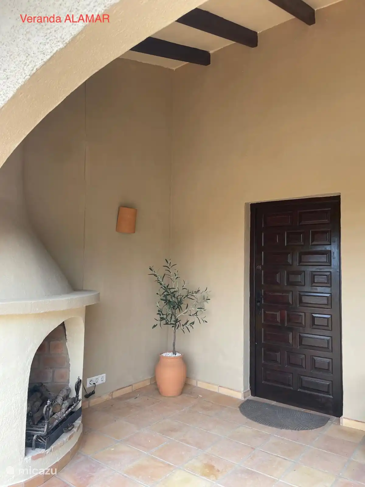 Puerta principal ALAMAR