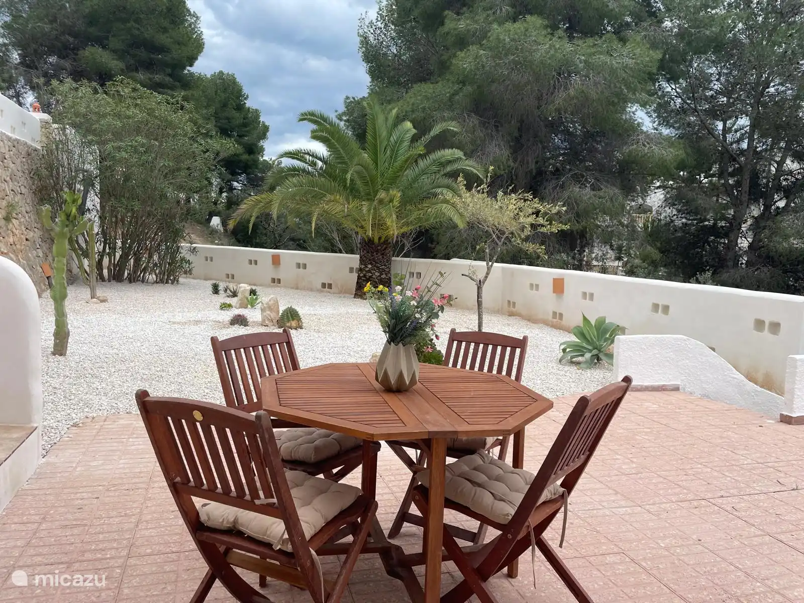 Terraza y jardín en Studio BARRANCA