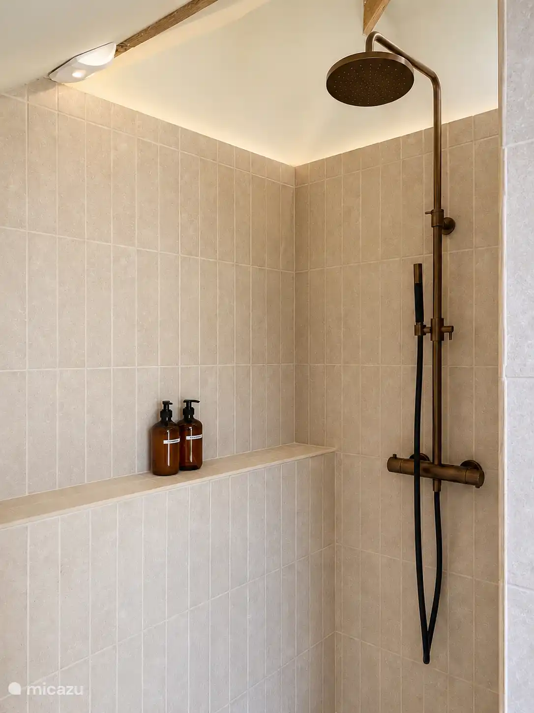 inloop badkamer tweede etage