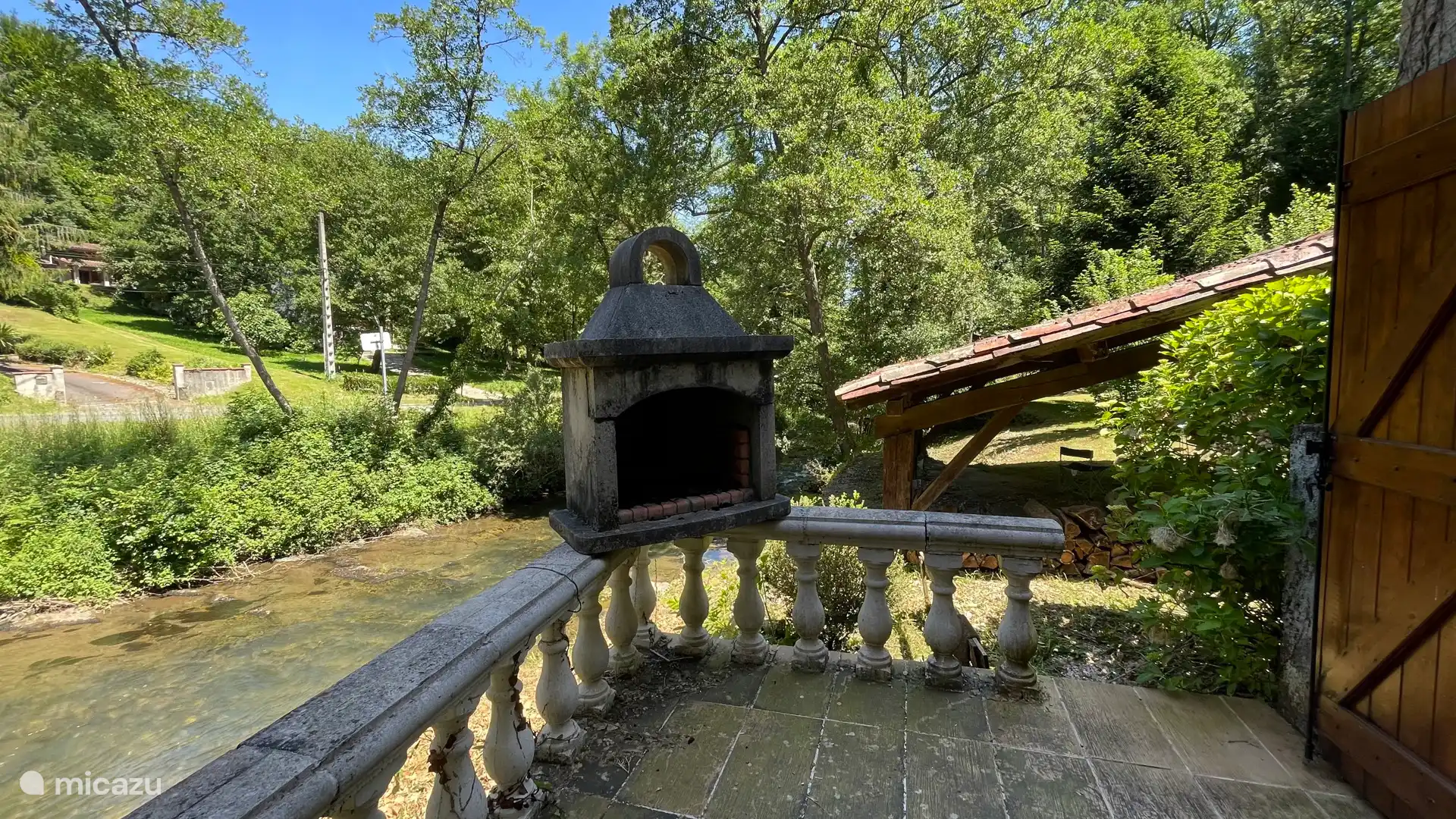 Verhoogd terras, buitenoven