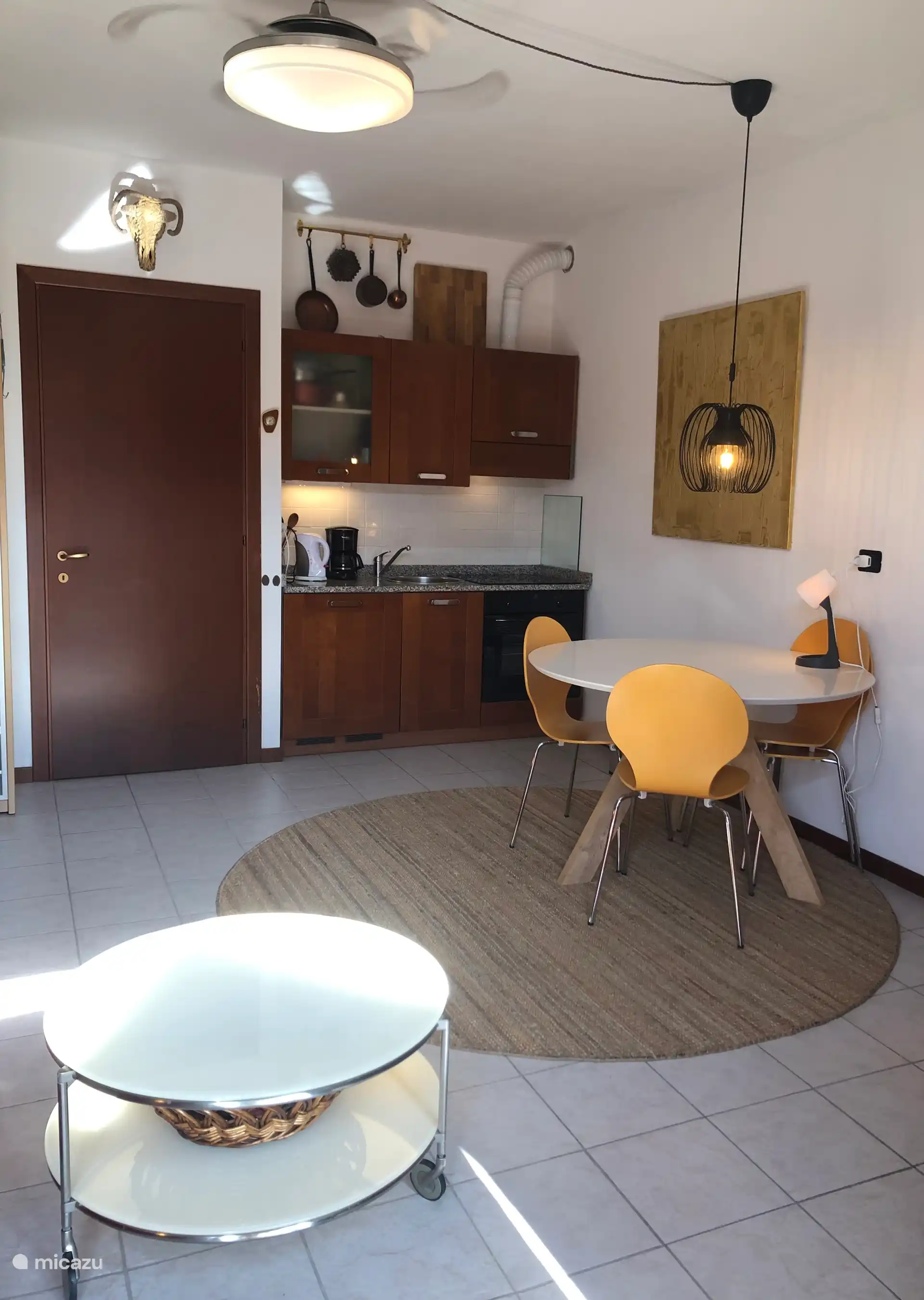 Eettafel en keuken 