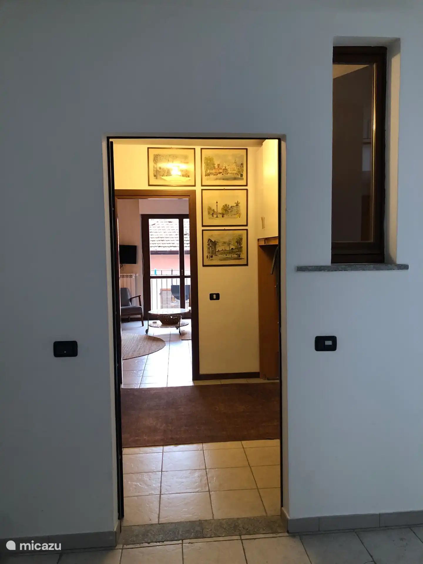 Doorkijk vanuit voordeur