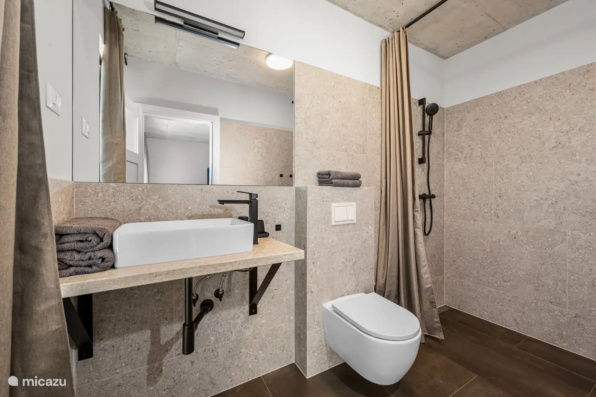 Salle de bain 2 Vue sur la mer