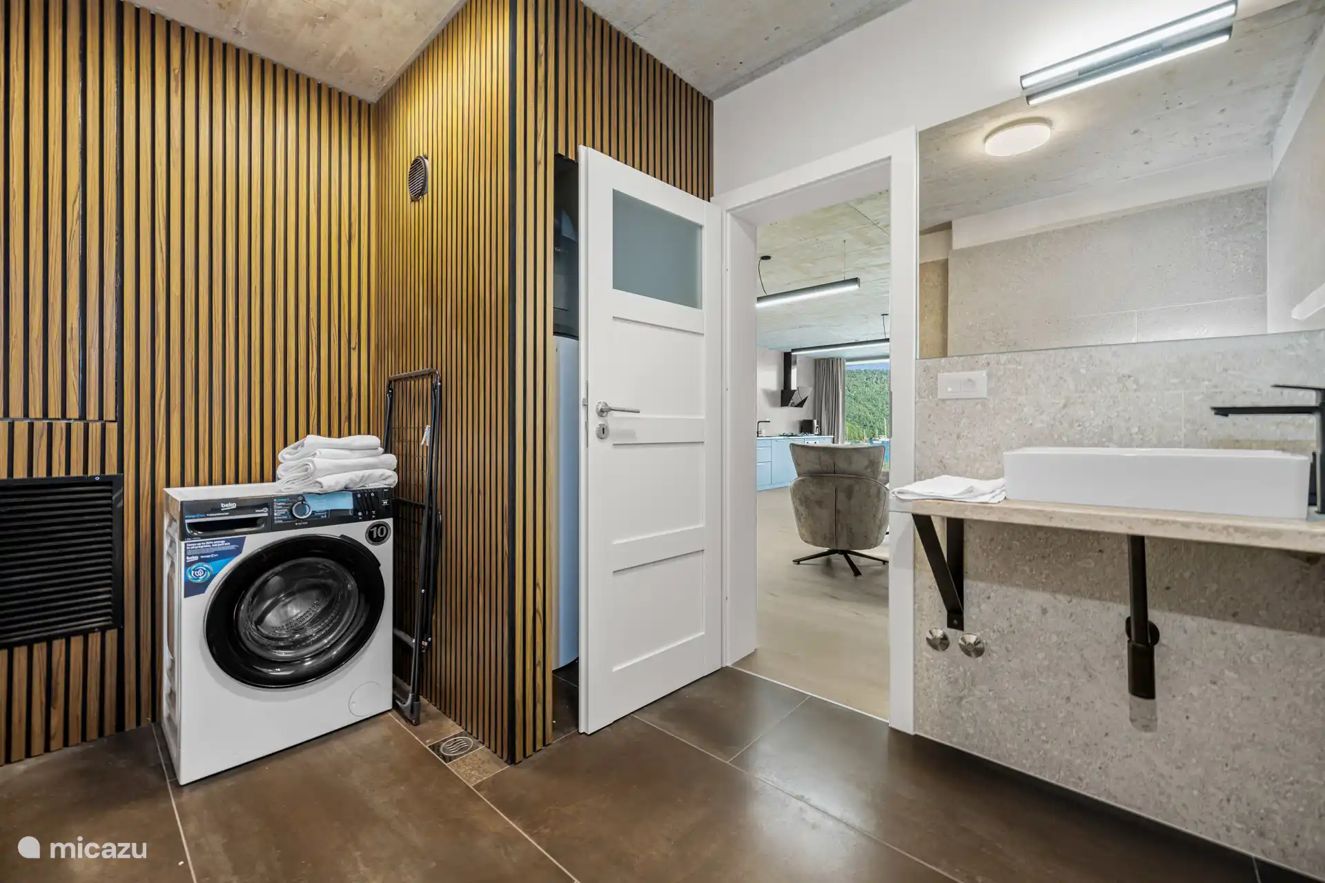 Salle de bain 4 avec machine à laver
