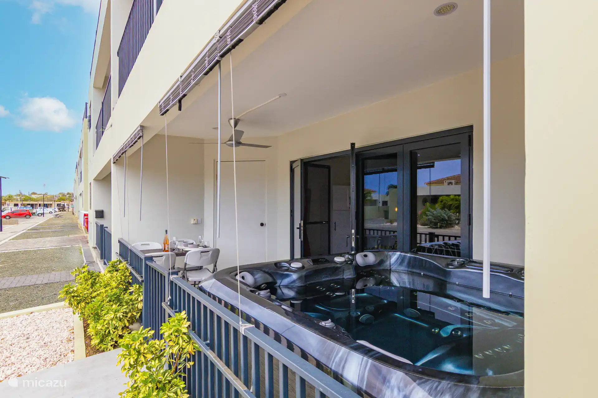 Veranda with Jacuzzi