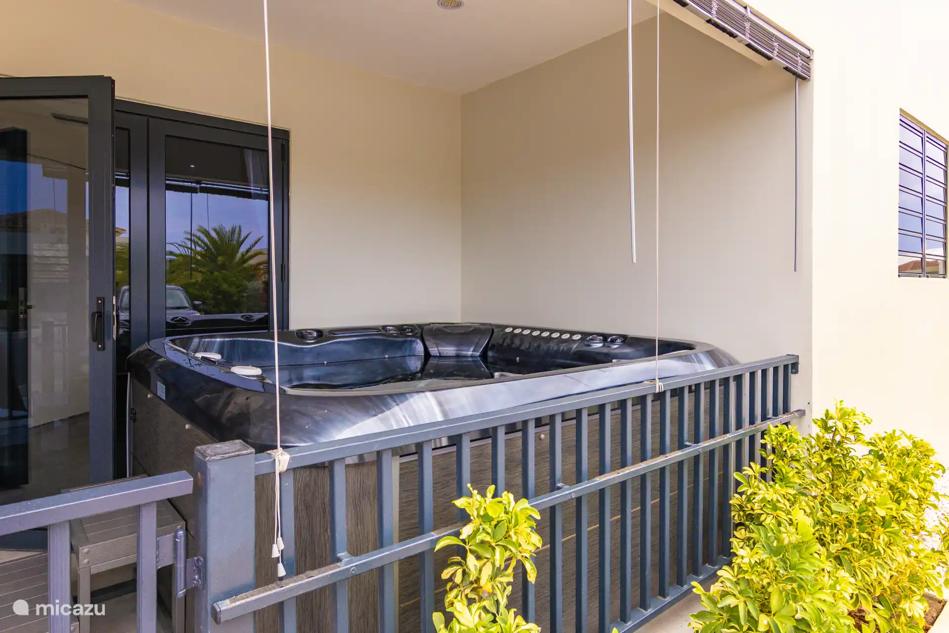 Veranda with Jacuzzi