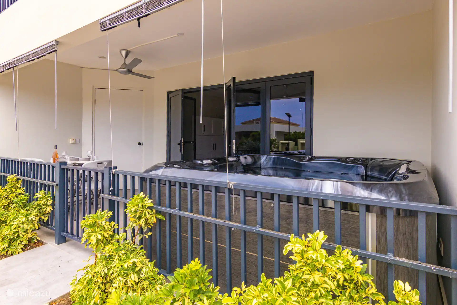 Veranda with Jacuzzi