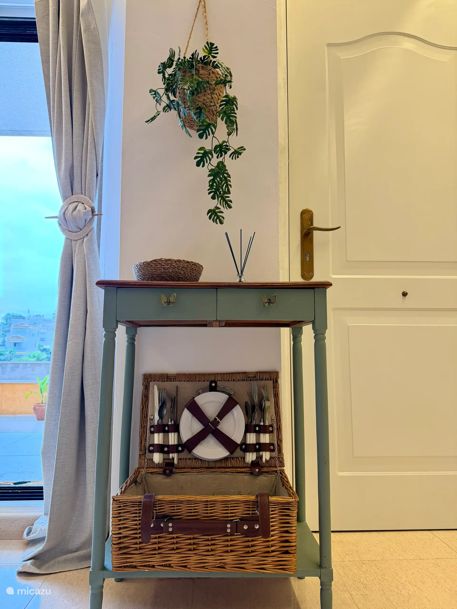 Picnic basket
