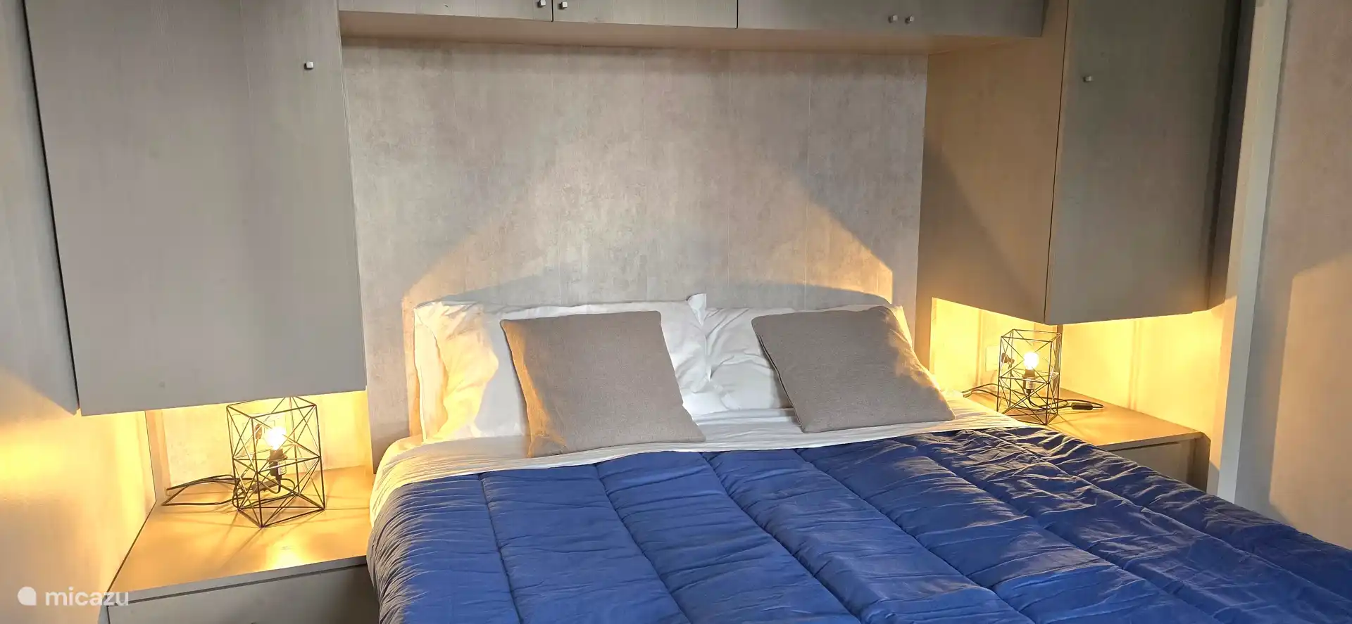 De ouderslaapkamer met een bed van 160 breed
