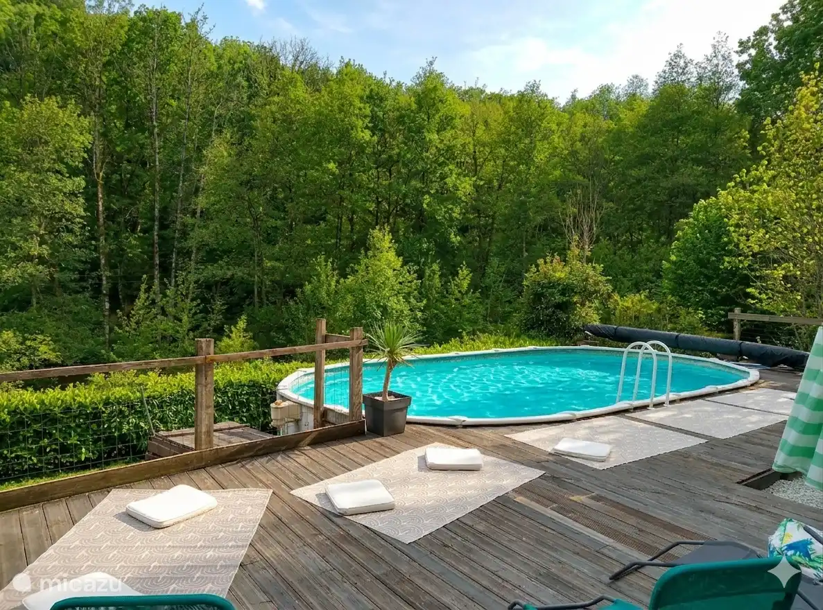 Heated swimming pool with sun terrace