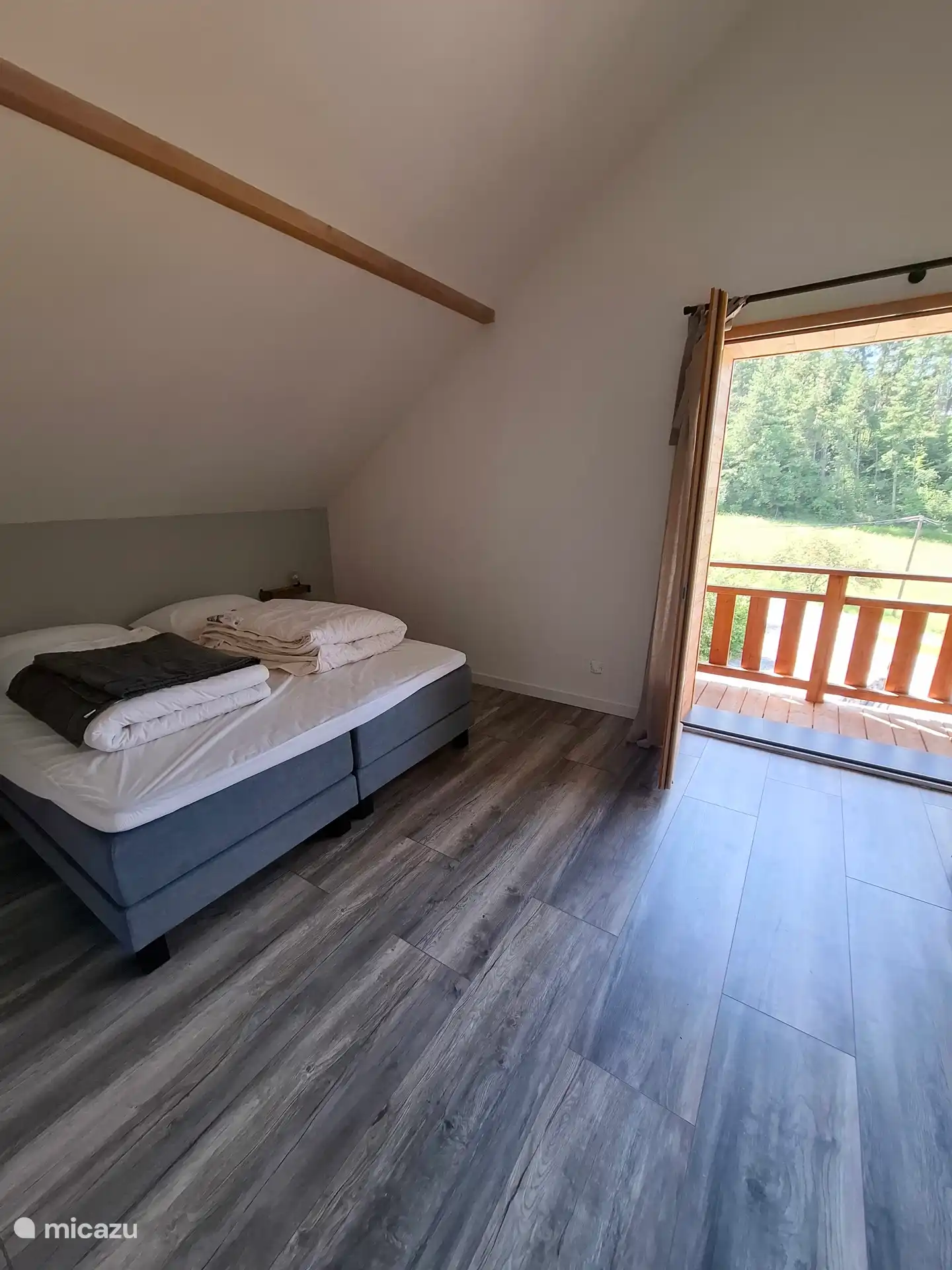 Schlafzimmer 1