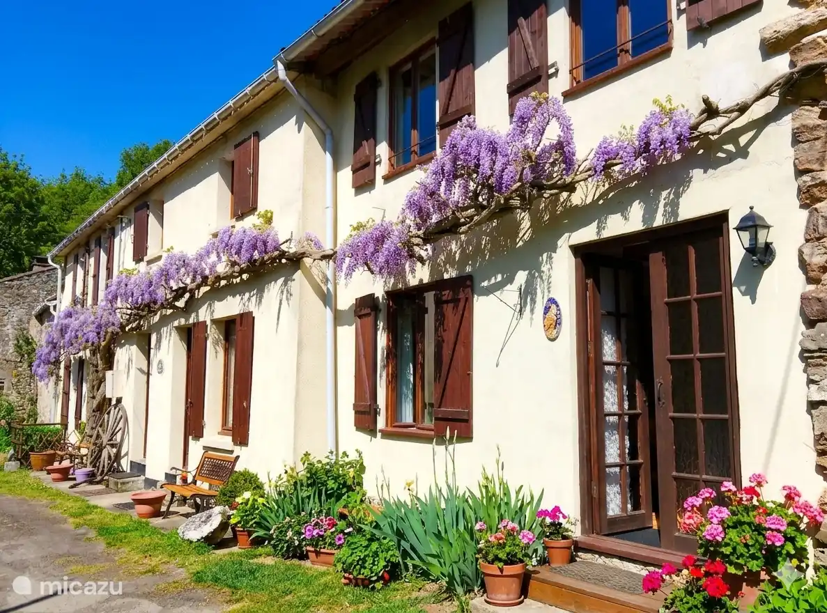 Child-friendly, France, Deux-Sèvres, Vernoux-en-Gâtine, holiday house  Les Glycines Gîte
