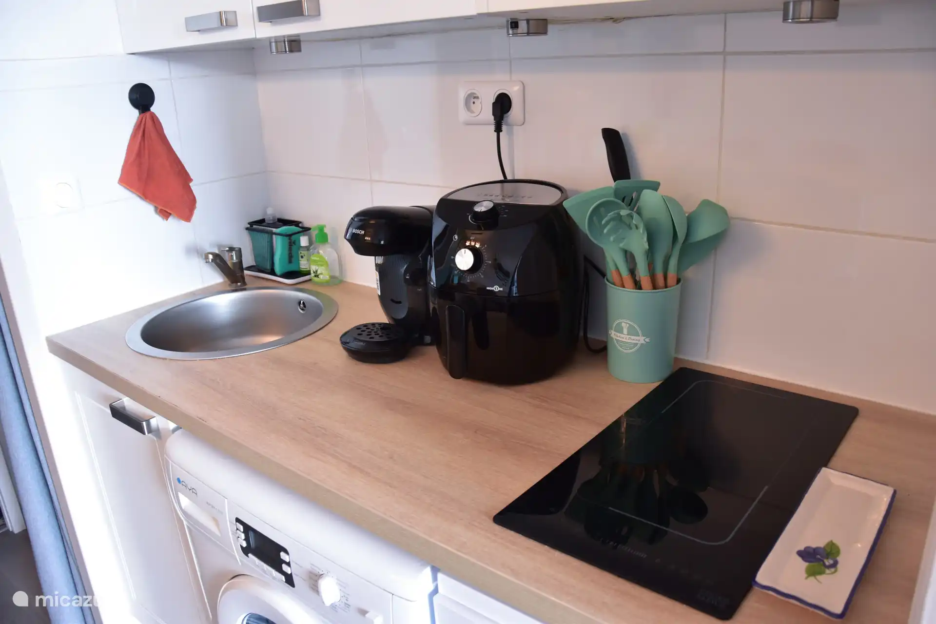 Airfryer, coffee machine, induction hob, microwave