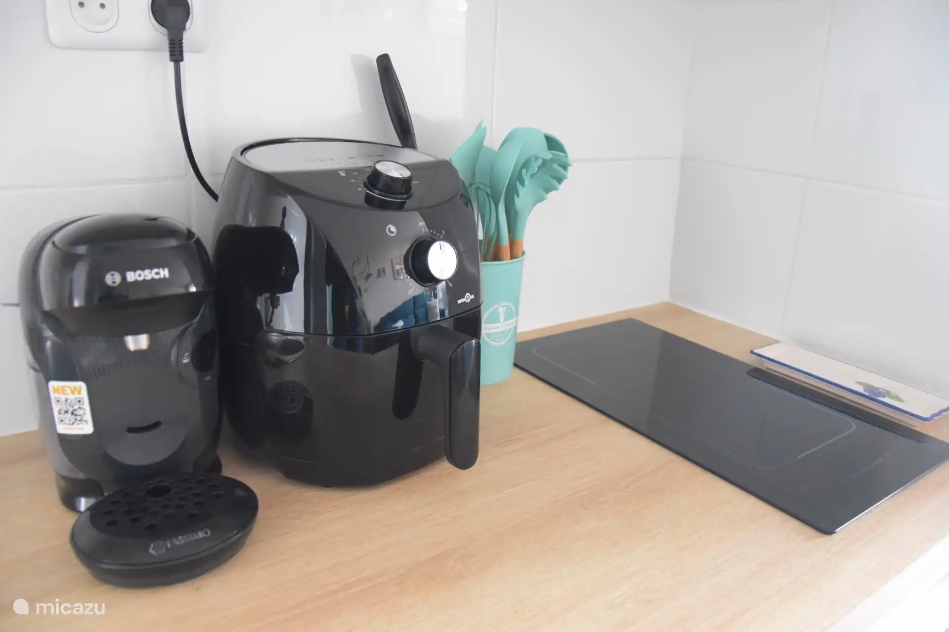The kitchen is equipped with everything you need 