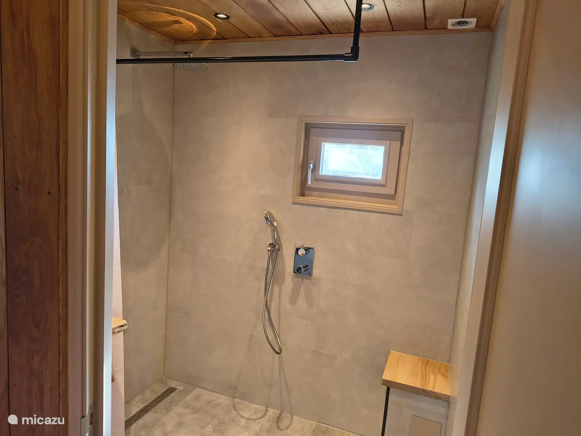 badkamer beneden