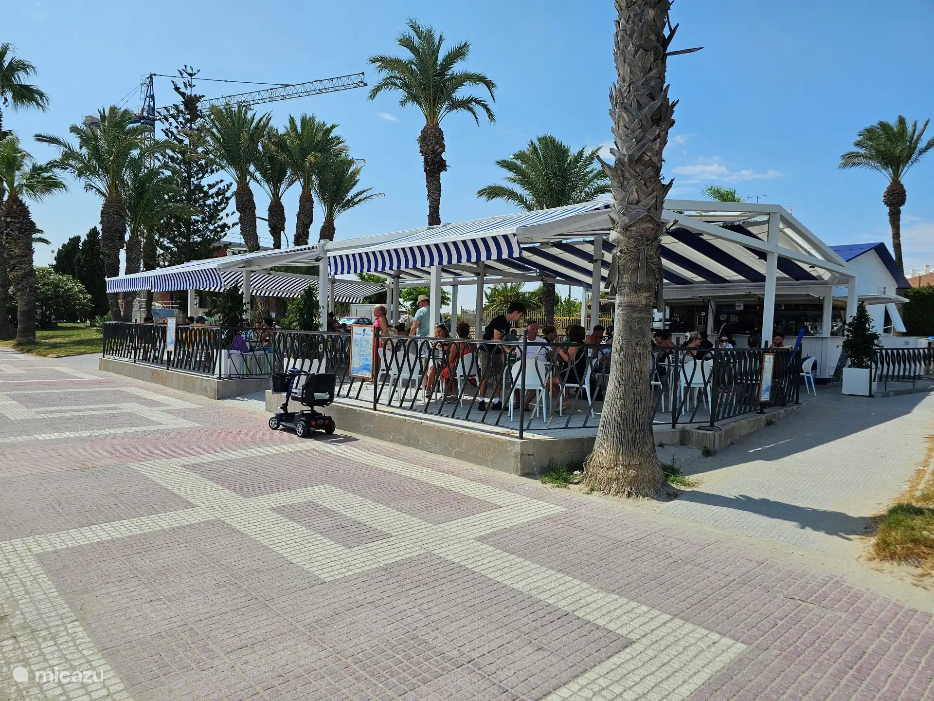 Bar de playa a 400 metros
