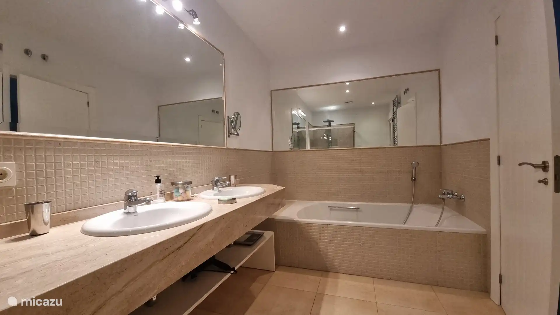 Badezimmer 1
