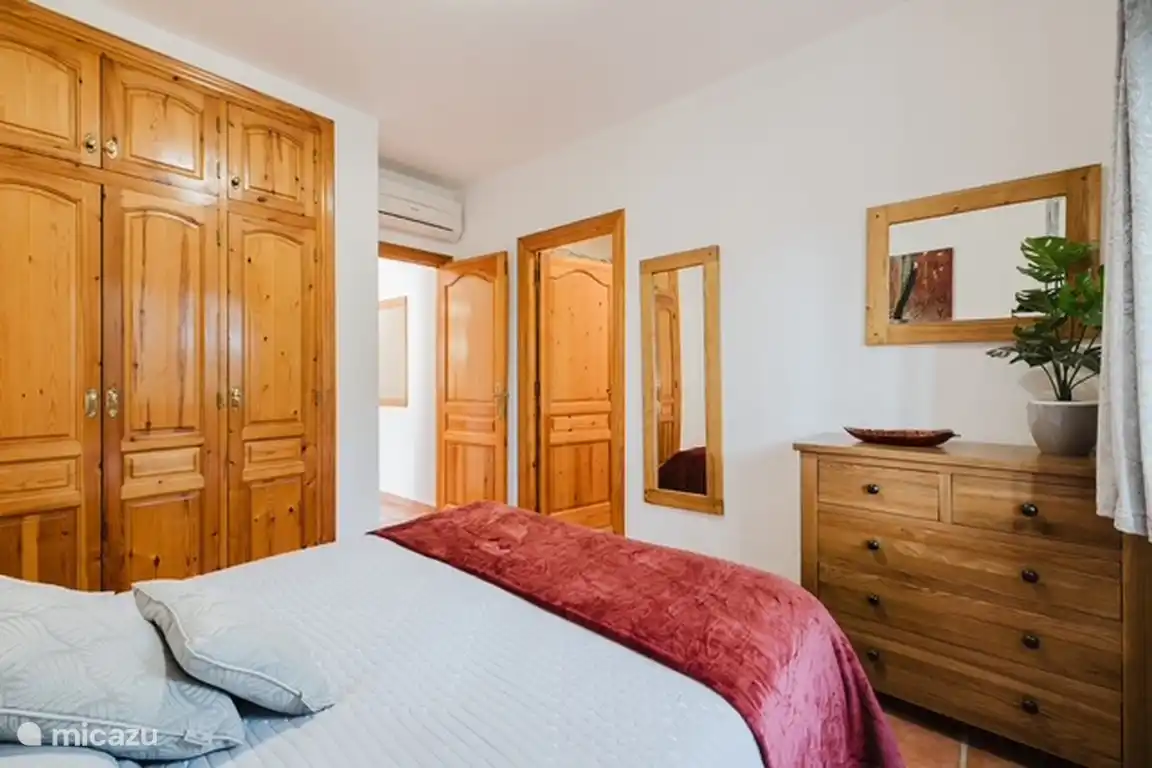 Dormitorio 1 con baño en suite