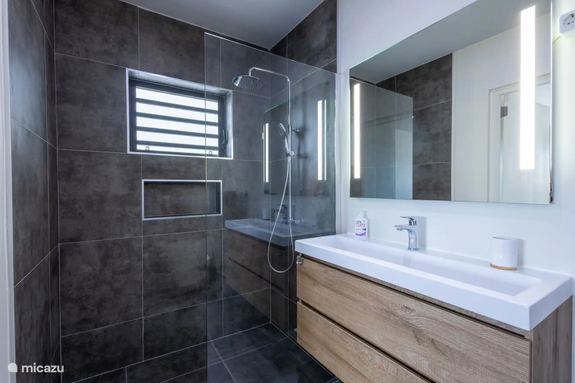 Salle de bain 1 salle de bain attenante