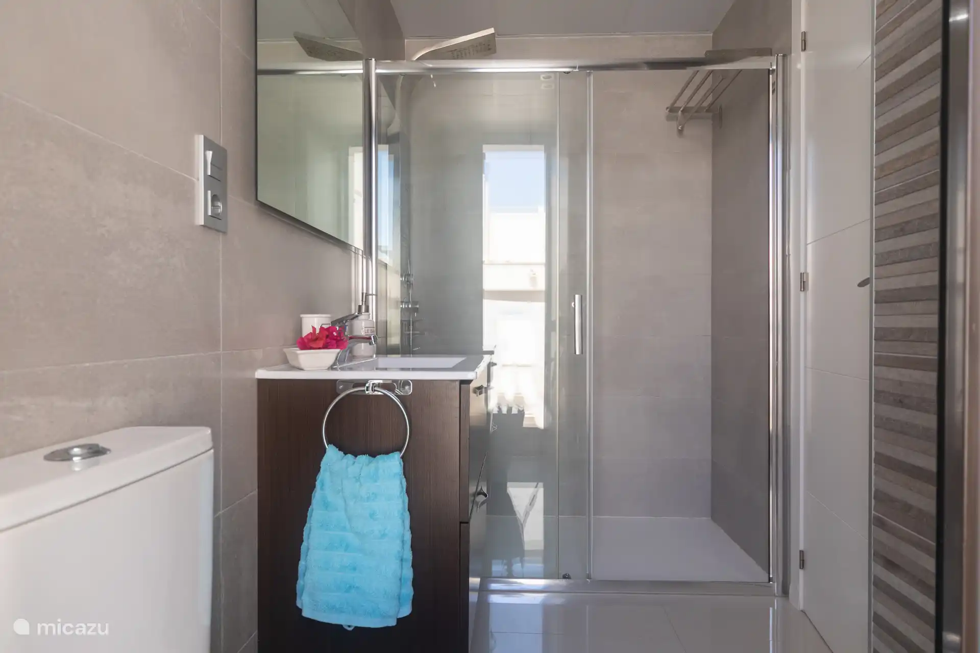 Baño con ducha - planta superior