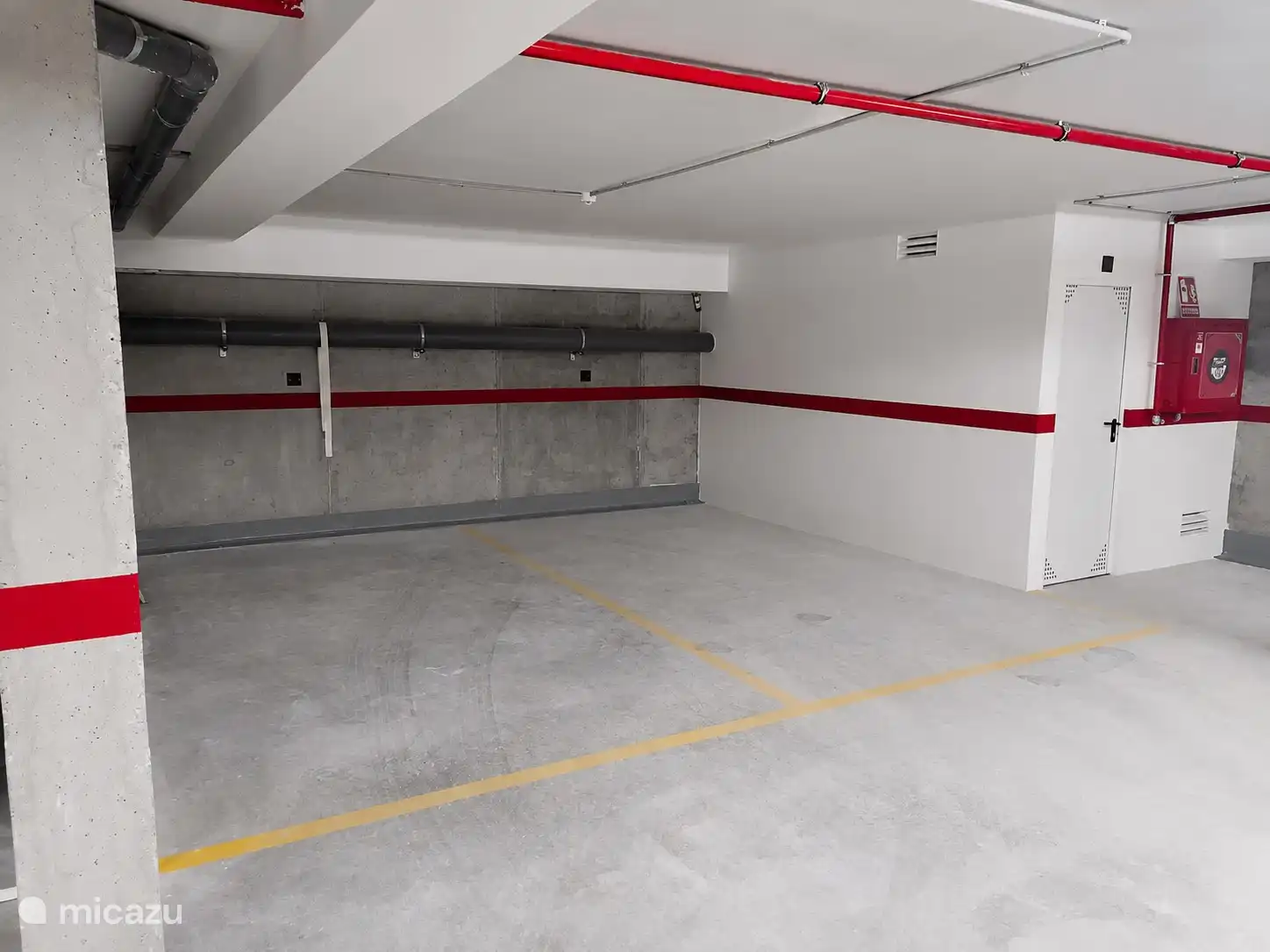 Privates Tiefgaragenparken, damit das Auto nicht in der Sonne stehen muss