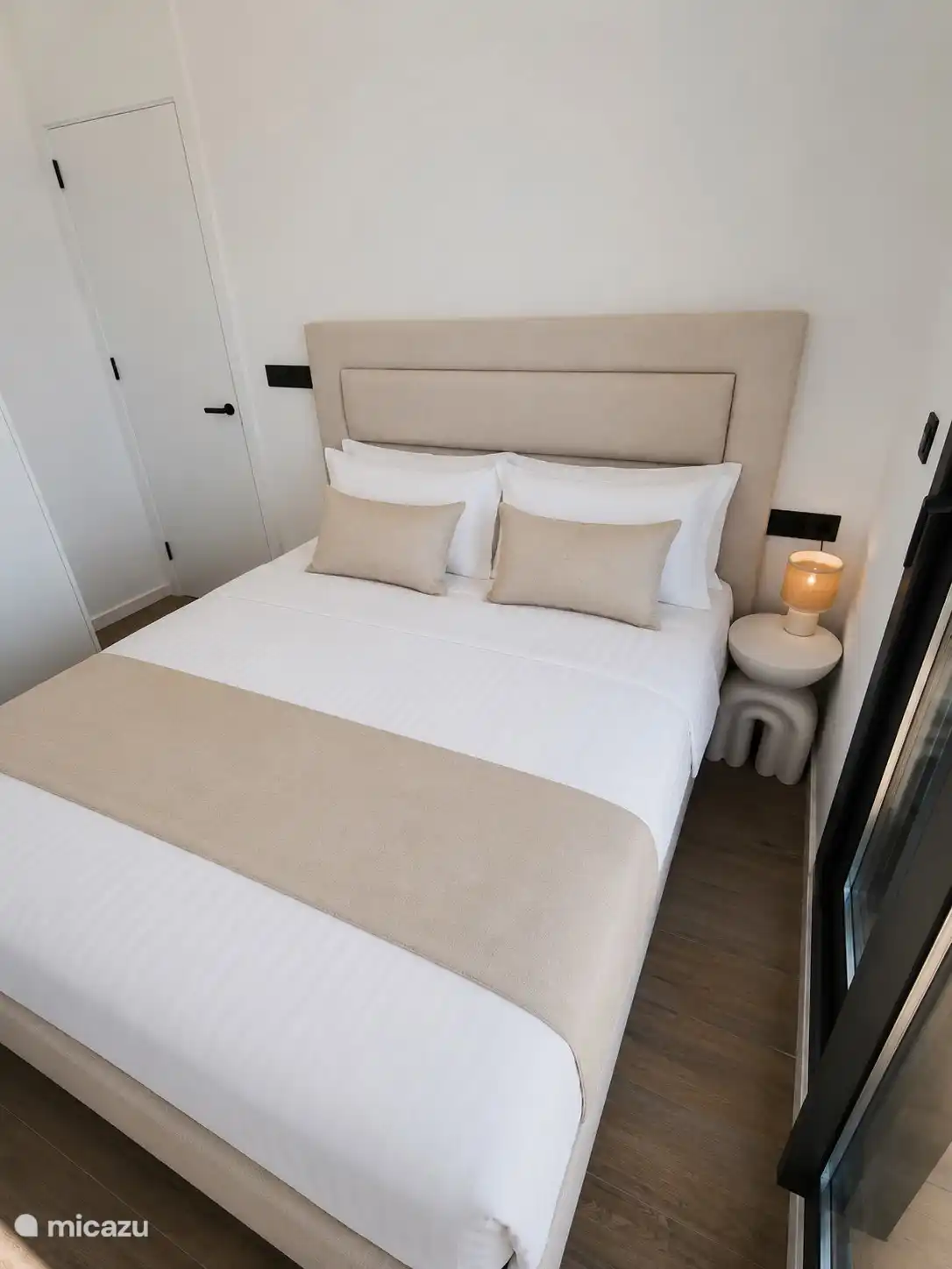 Schlafzimmer 2 & 3 mit Luxusmatratze 160x200, Klimaanlage und elektrischen Fensterläden