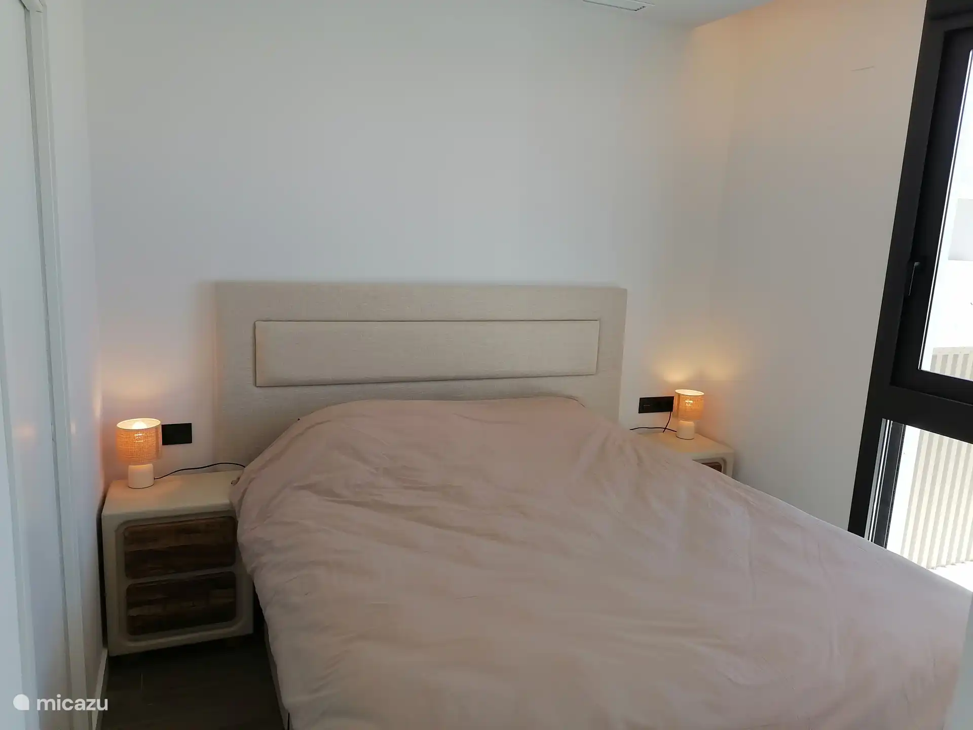 Chambre 1 avec salle de bain attenante et matelas de luxe