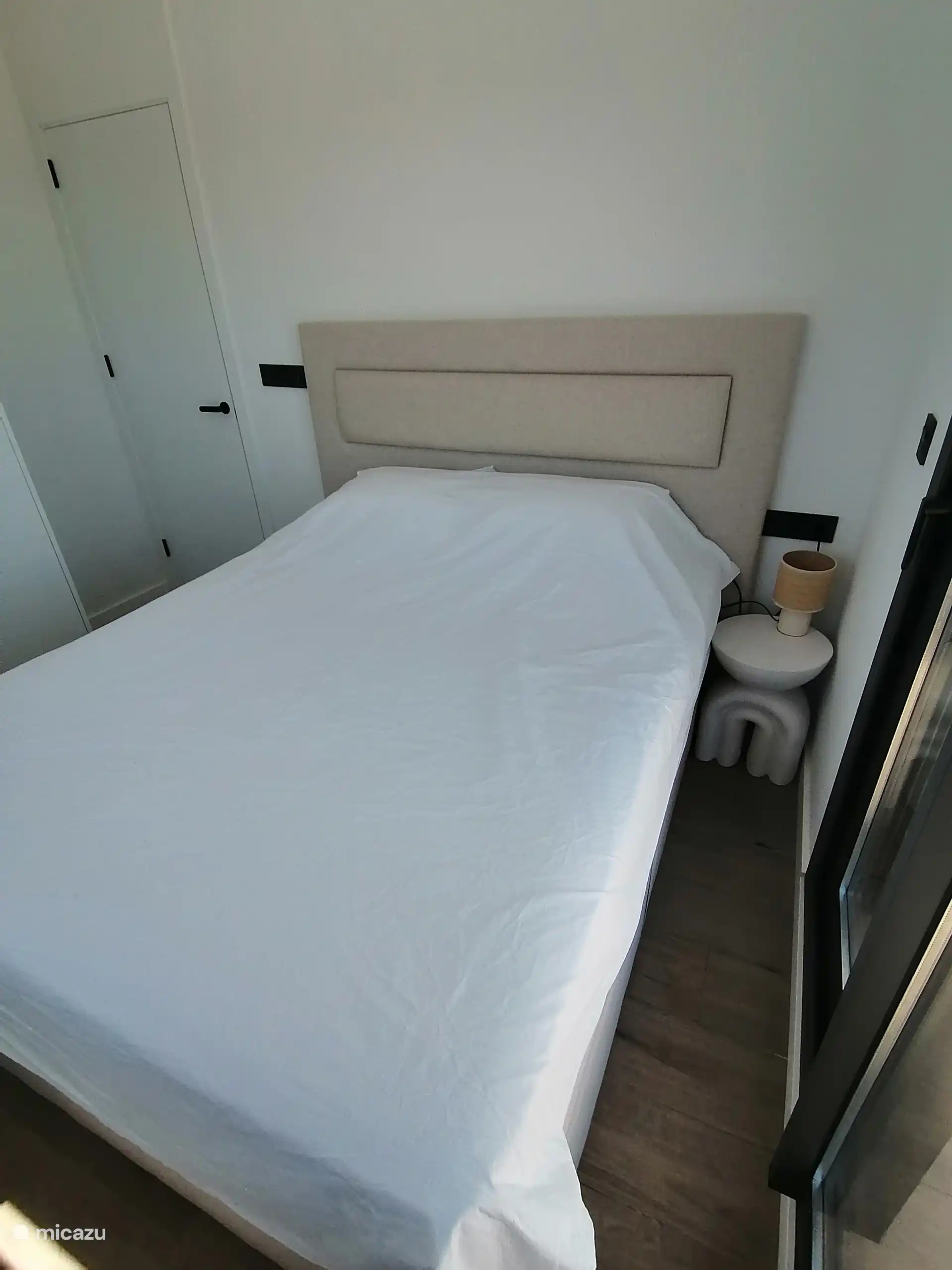 Chambres 2 et 3 avec matelas de luxe confortable et armoires encastrées