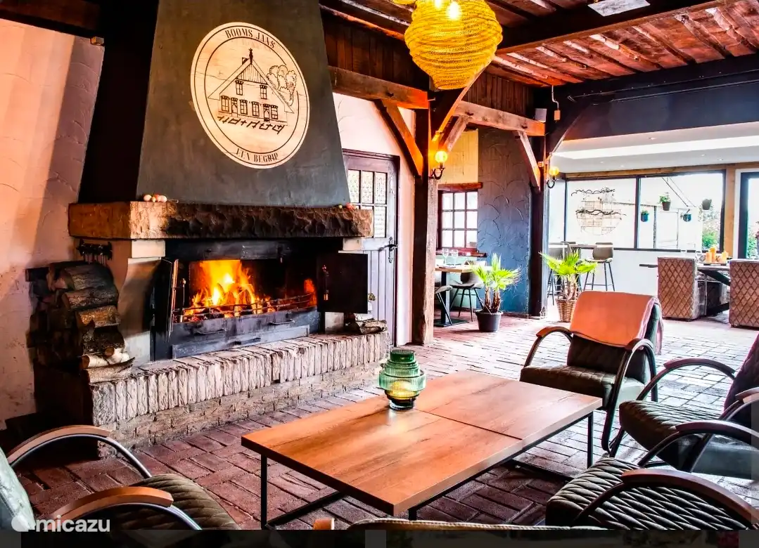 The beautiful atmospheric restaurant Booms Jans of the campsite.