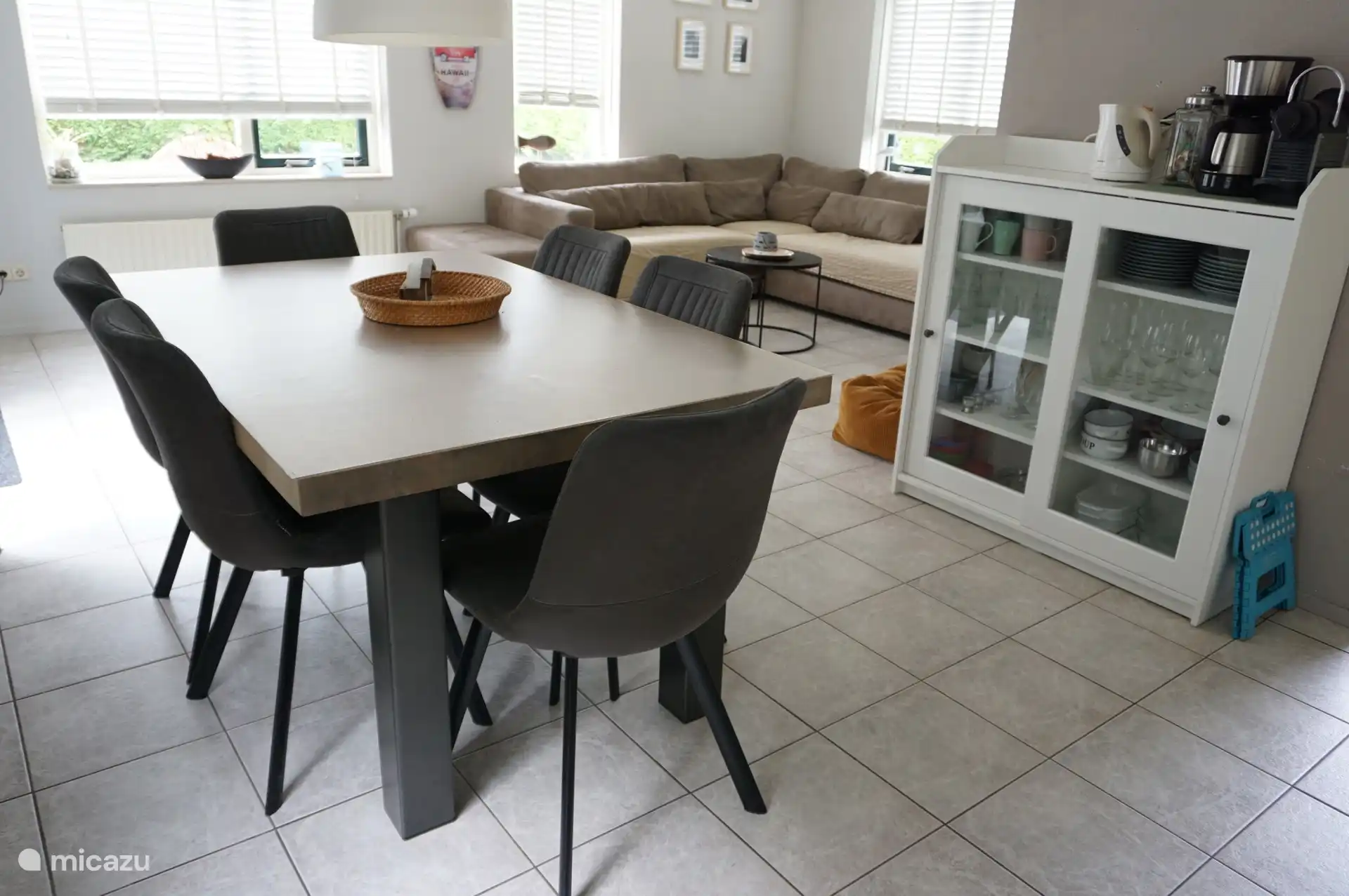 Woonkamer met eethoek
